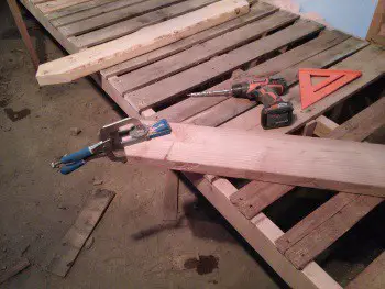 Using a pocket hole jig to attach potting bench bracing